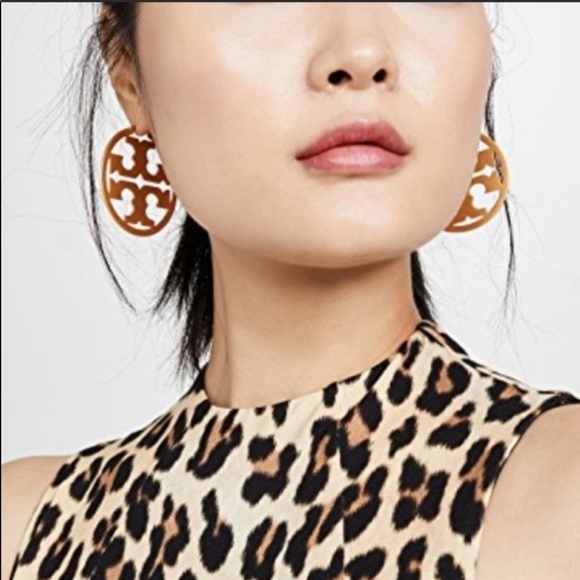 NEW Tory Burch Miller Hoop Earrings in Gold Color - Picture 2 of 6